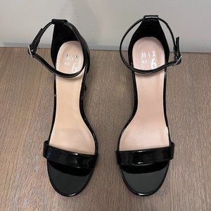Mix No. 6 Black Strappy Sandal Heels size 9.5